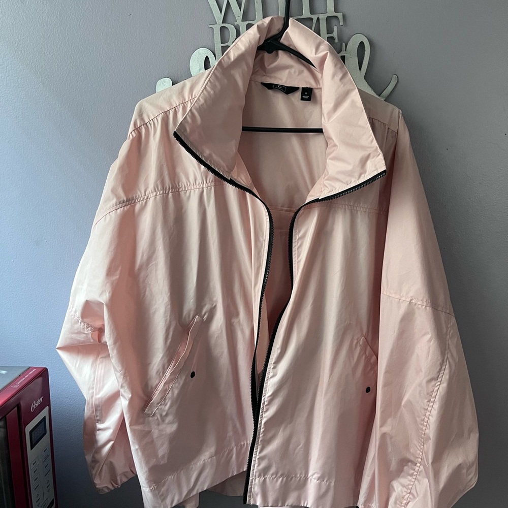 💓 Pale pink wind breaker💓
